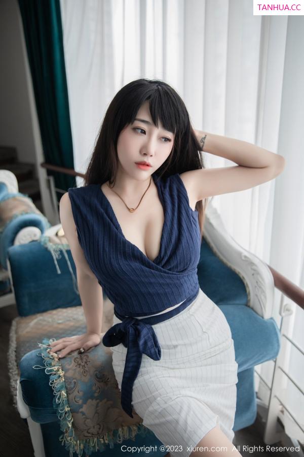   [XiuRen]高清写真图 2023.02.16 No.6272 严利娅Yuliya 短裙美腿第20张图片